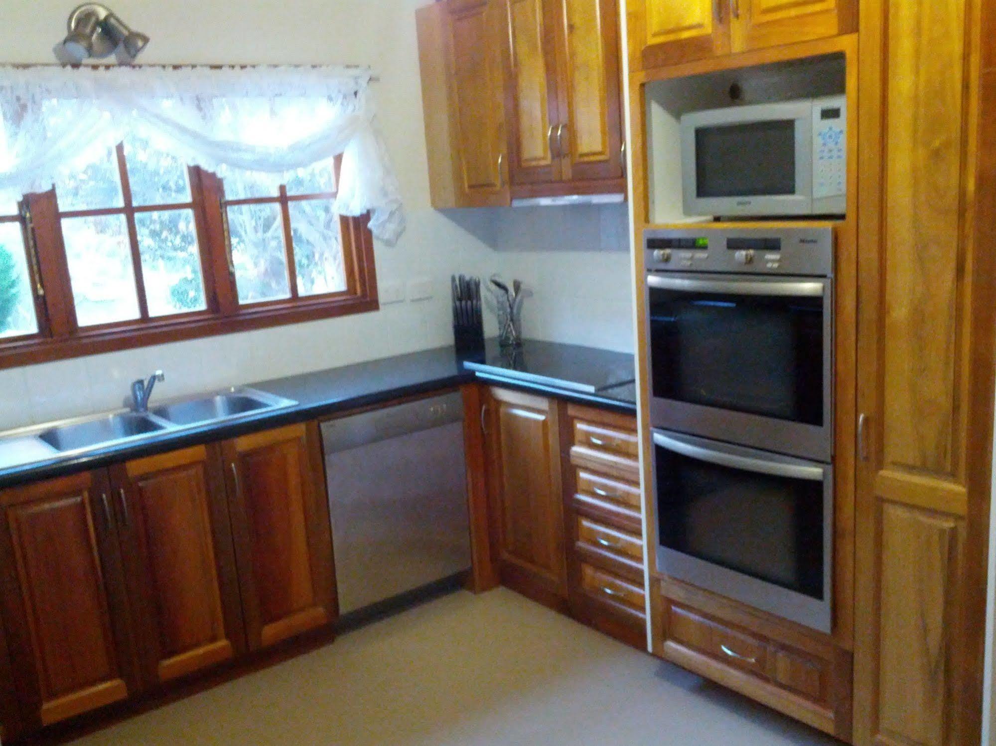 Cedar Cottages Blackmans Bay Buitenkant foto